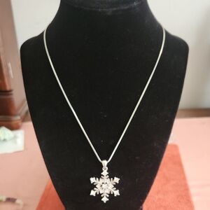 Elegant Silver Snowflake Pendant Necklace